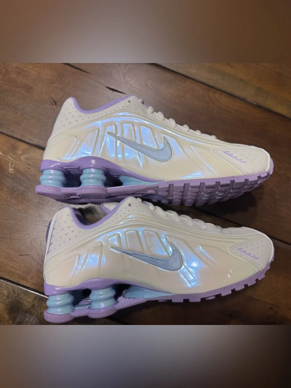Nike Shox R4 NWT